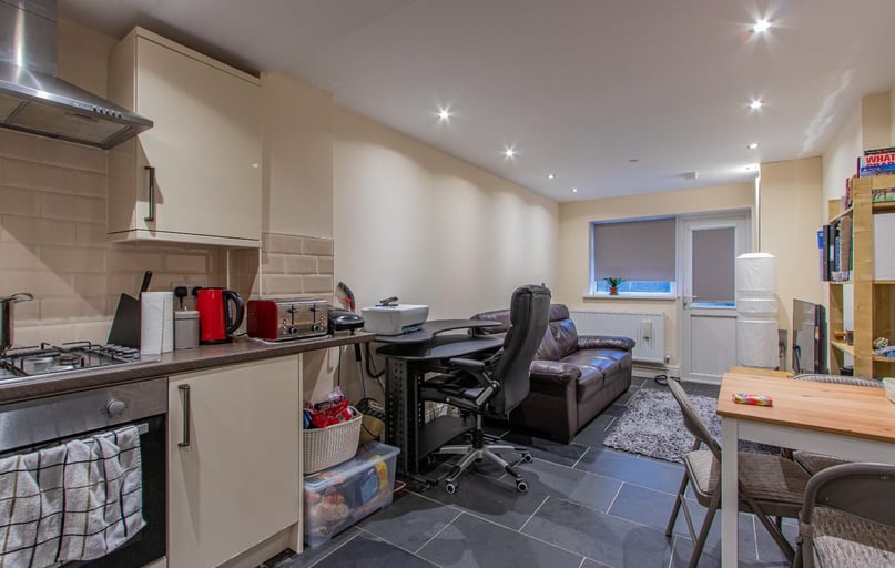 Glynrhondda Street, Plasnewydd, Cardiff - Image 1